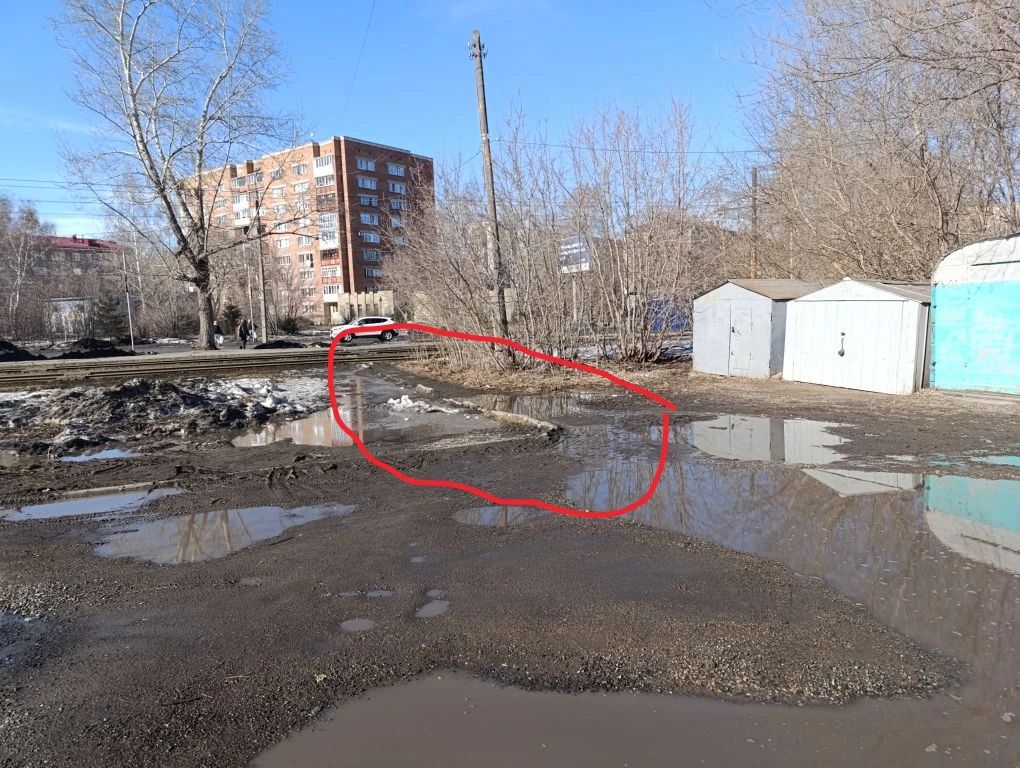 Тротуар от трамвайной остановки "По требованию"  до д.160 ул. 1-я Барнаульская