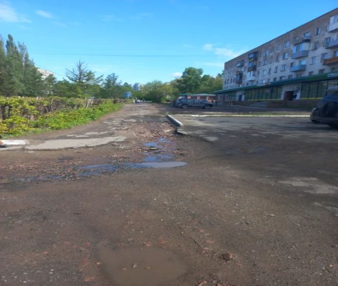 Просп. Мира 98, 98 Б.   Асфальтирование подъездных путей и мест для парковки транспорта.