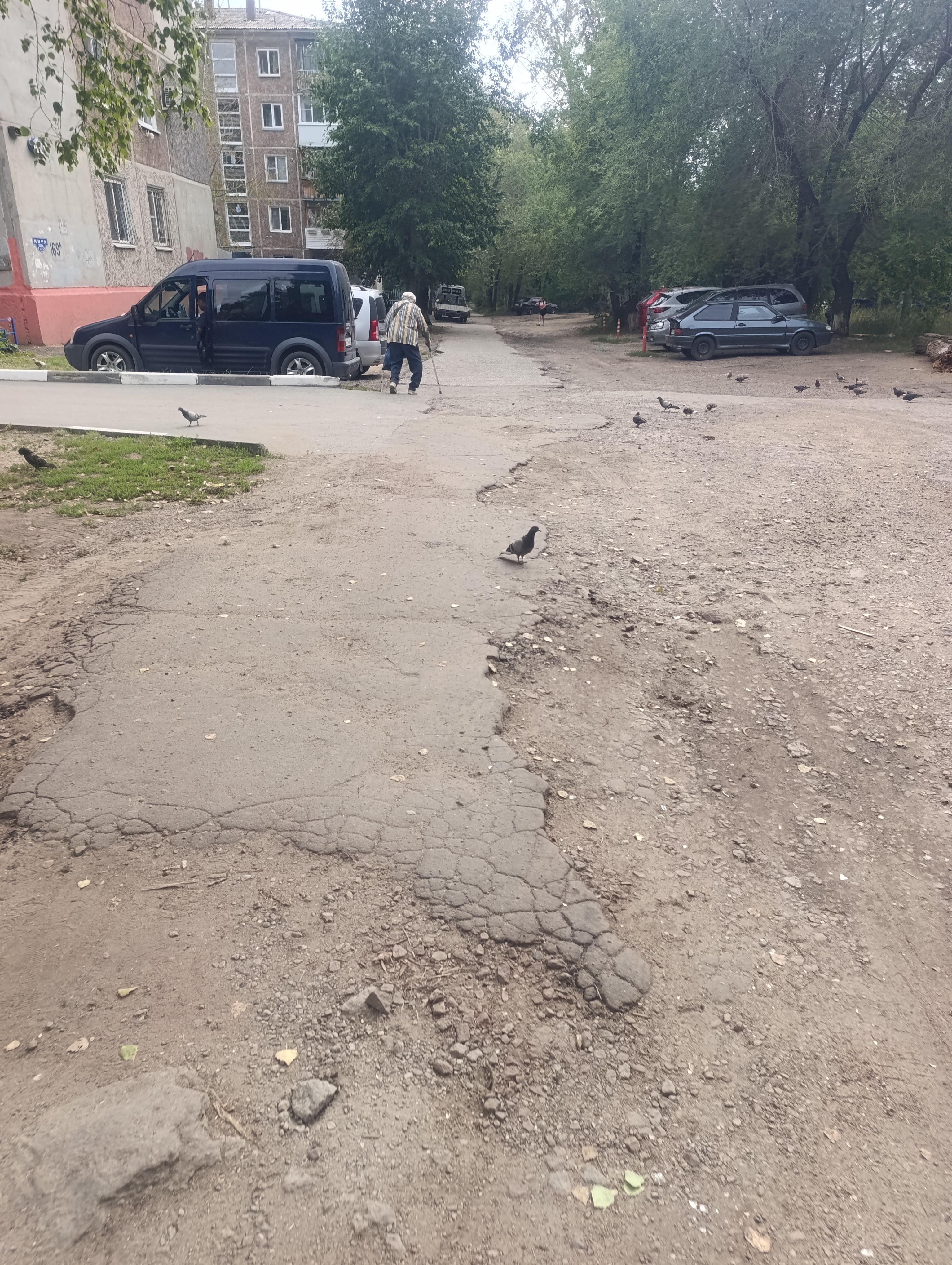 Тротуар от дома проспект Мира 169 вдоль домов 169А, 169Б
