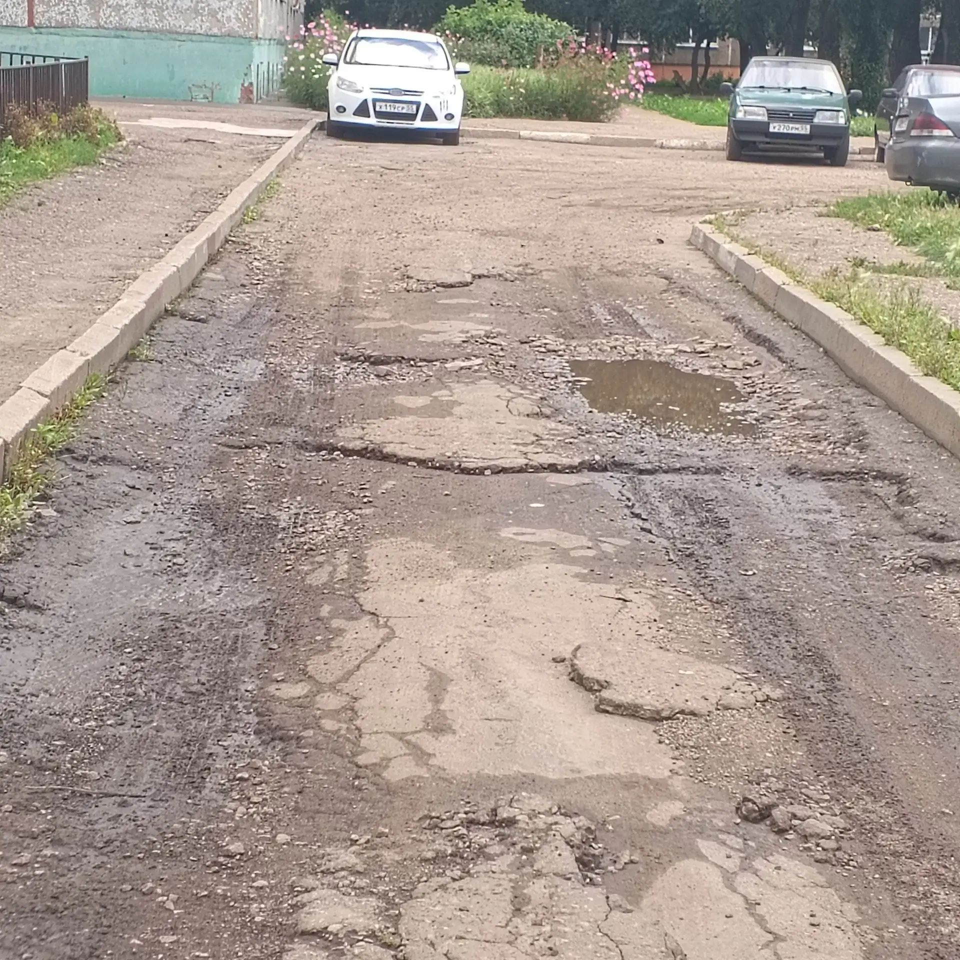 Ремон внутриквартального проезда вблизи дома Коммунальная  д.9 корп.2