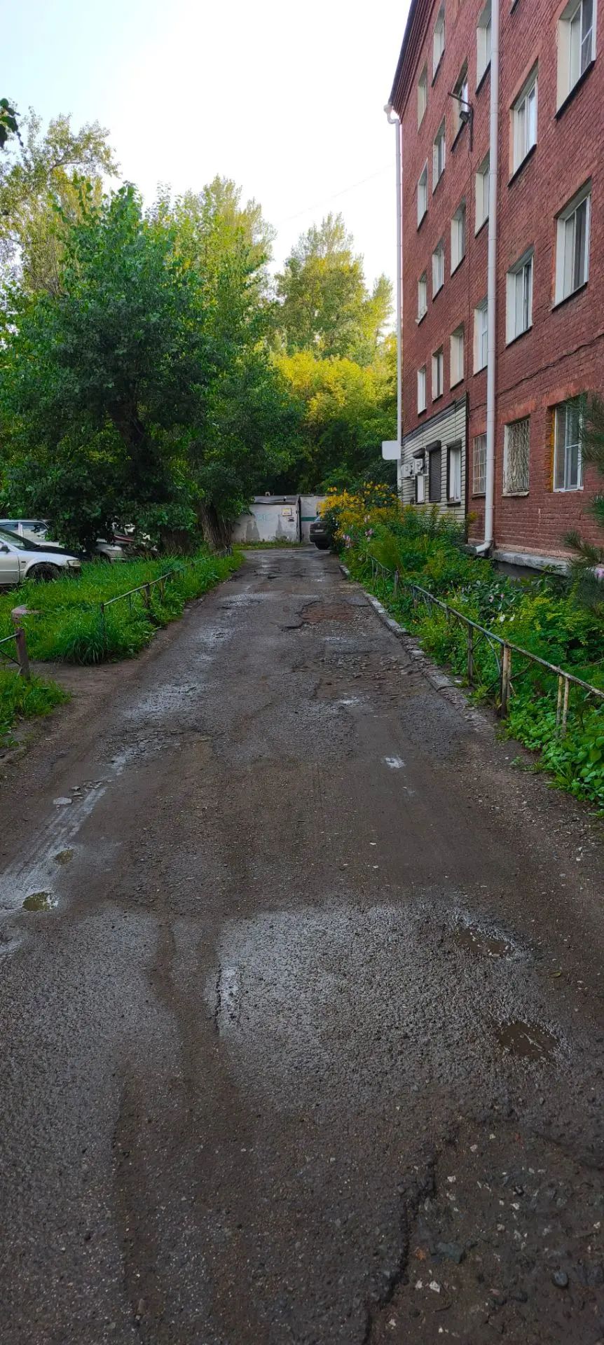 Дорога вдоль дома пр Мира 32б