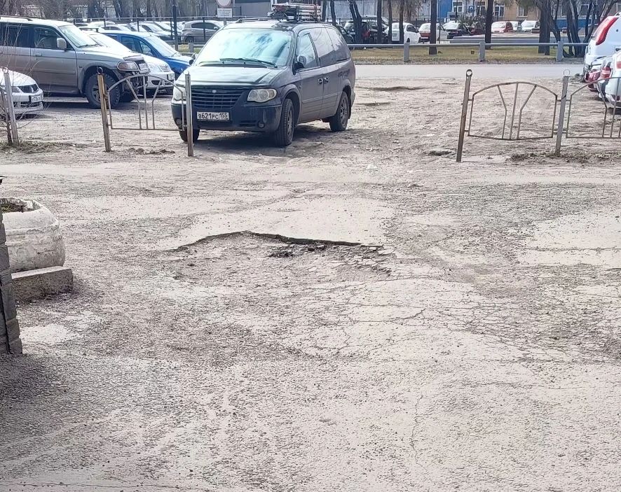 Проход (проезд между домами Гуртьева 17 и Гуртьева 19)