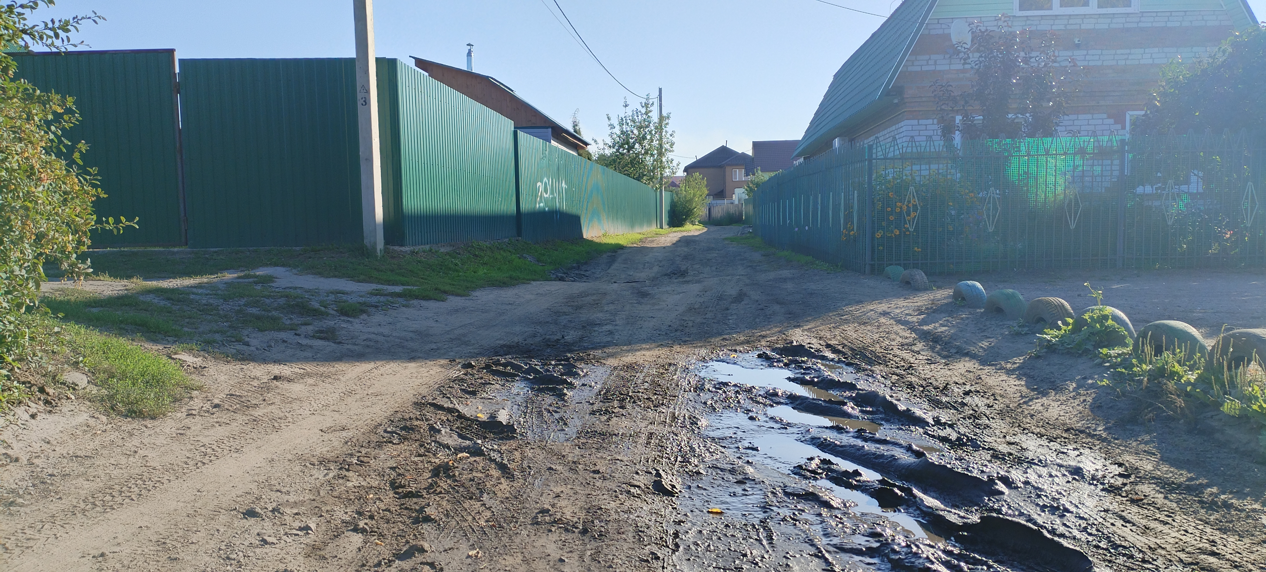 Проулок между домами 32 и 34 по ул. Загородная в сторону ул. Полевая