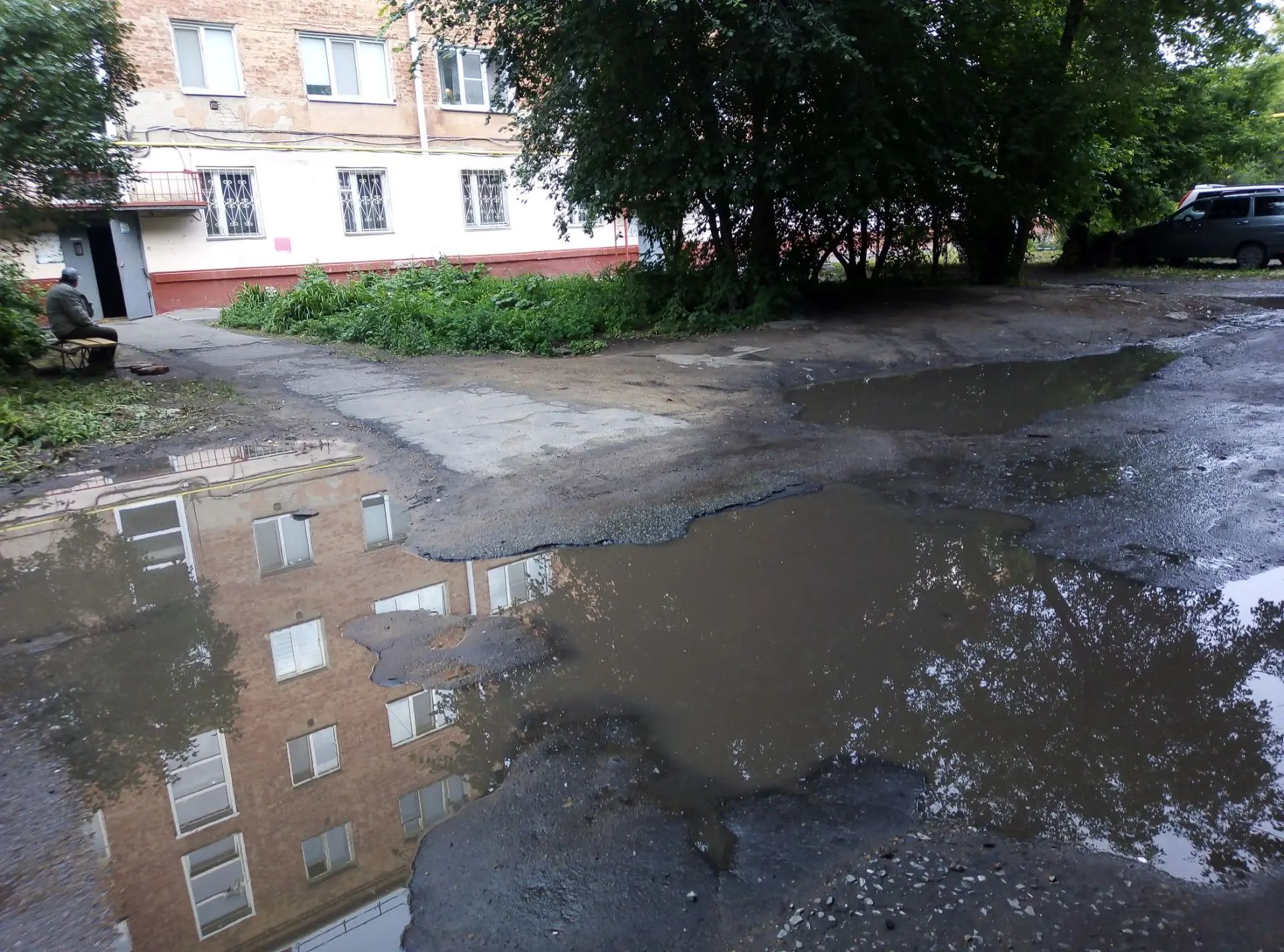 Дорога в дворе дома г. Омск, ул. 22го Партсъезда д. 11