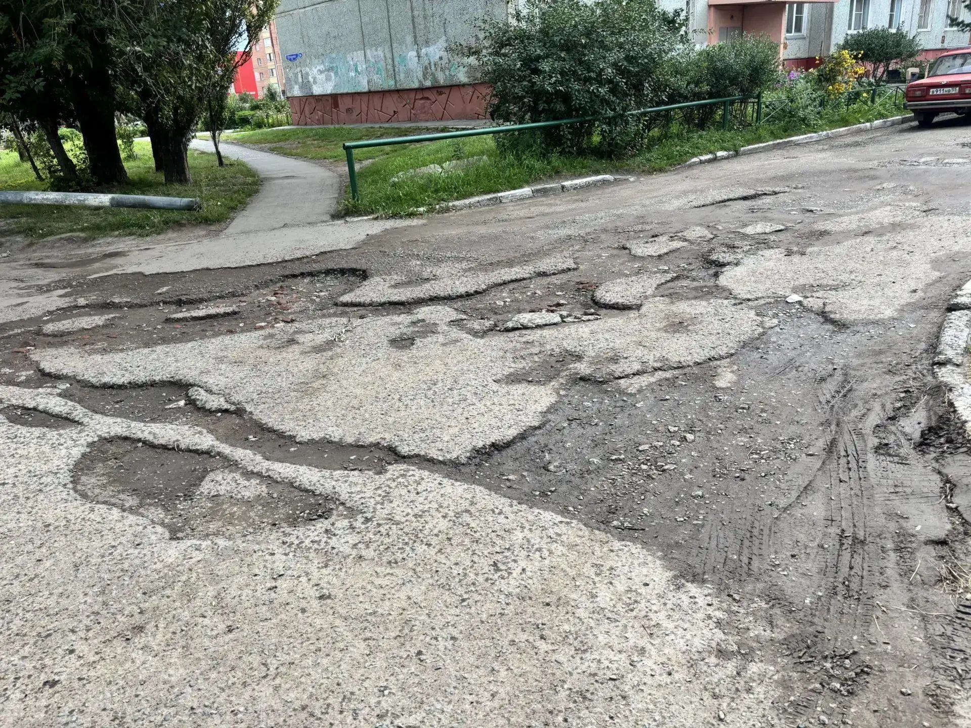 Дорога вдоль дома Степанца 8Б