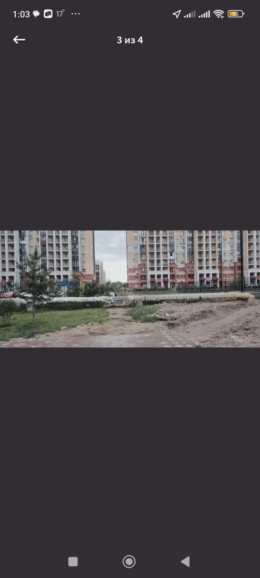 Тротуар вдоль забора 155 школы между домами Красный путь 101к2 и 101к3