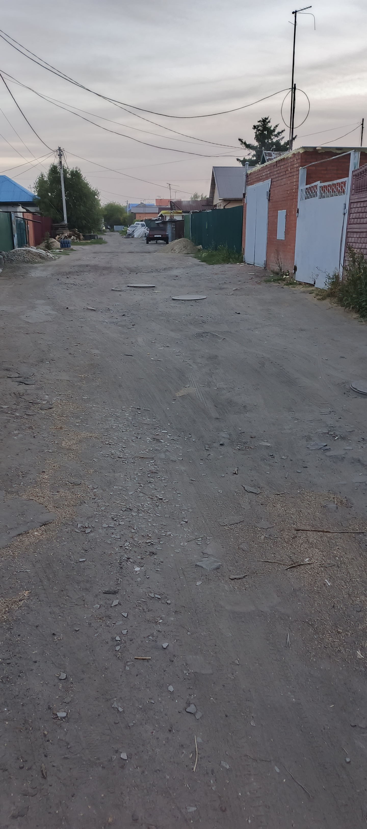 Дорога в частном секторе