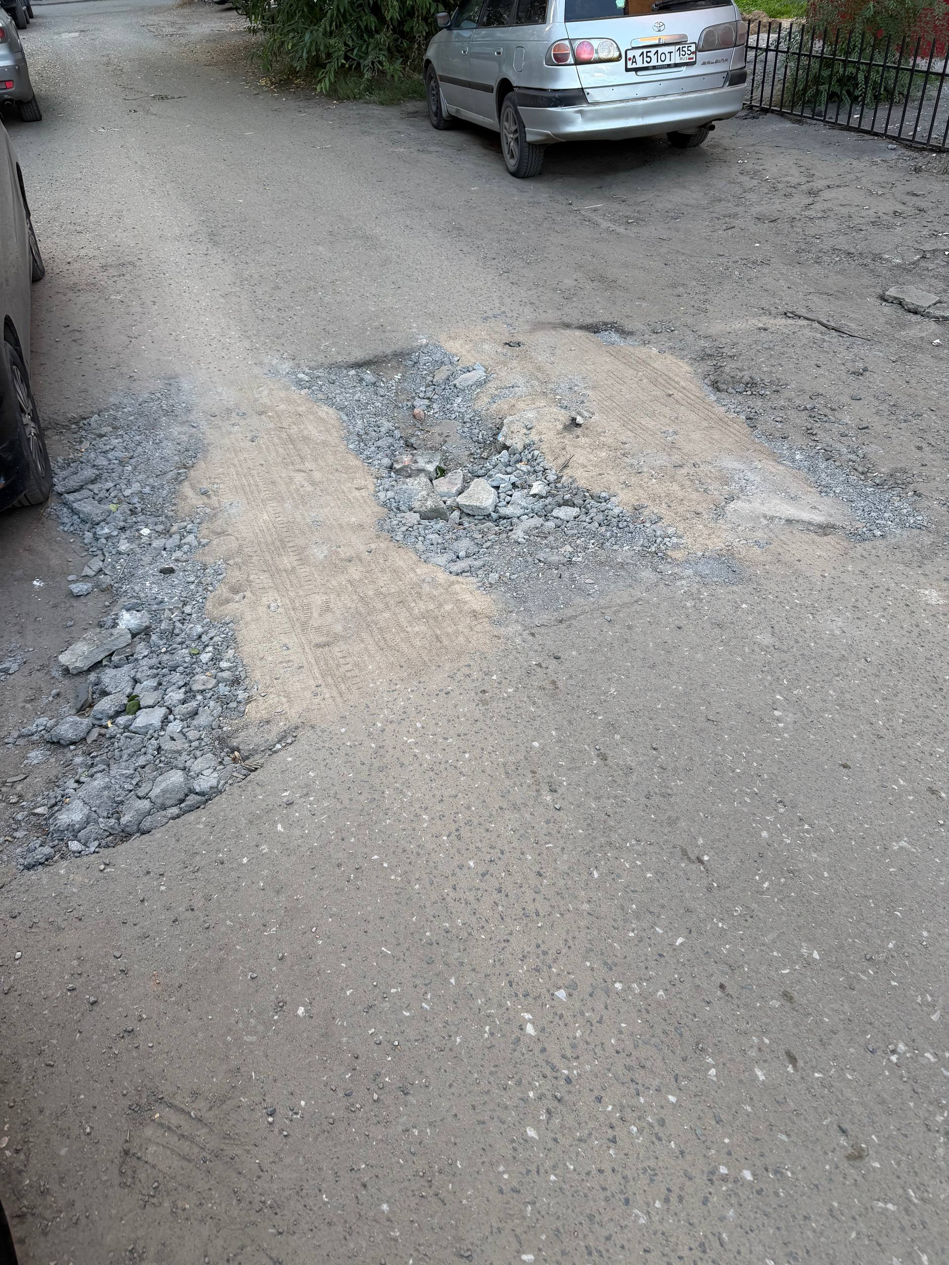 Дорога напротив дома Завертяева д.27